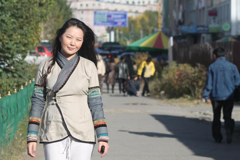 Дуучин Г.Эрдэнэчимэг “Монголоороо” нэртэй төвөө нээхээр болжээ